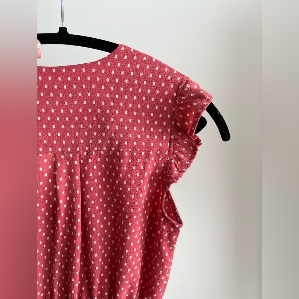 MONTEAU pink short sleeve blouse with polka dots, tie waist, Vneck ruffles small - Picture 5 of 7